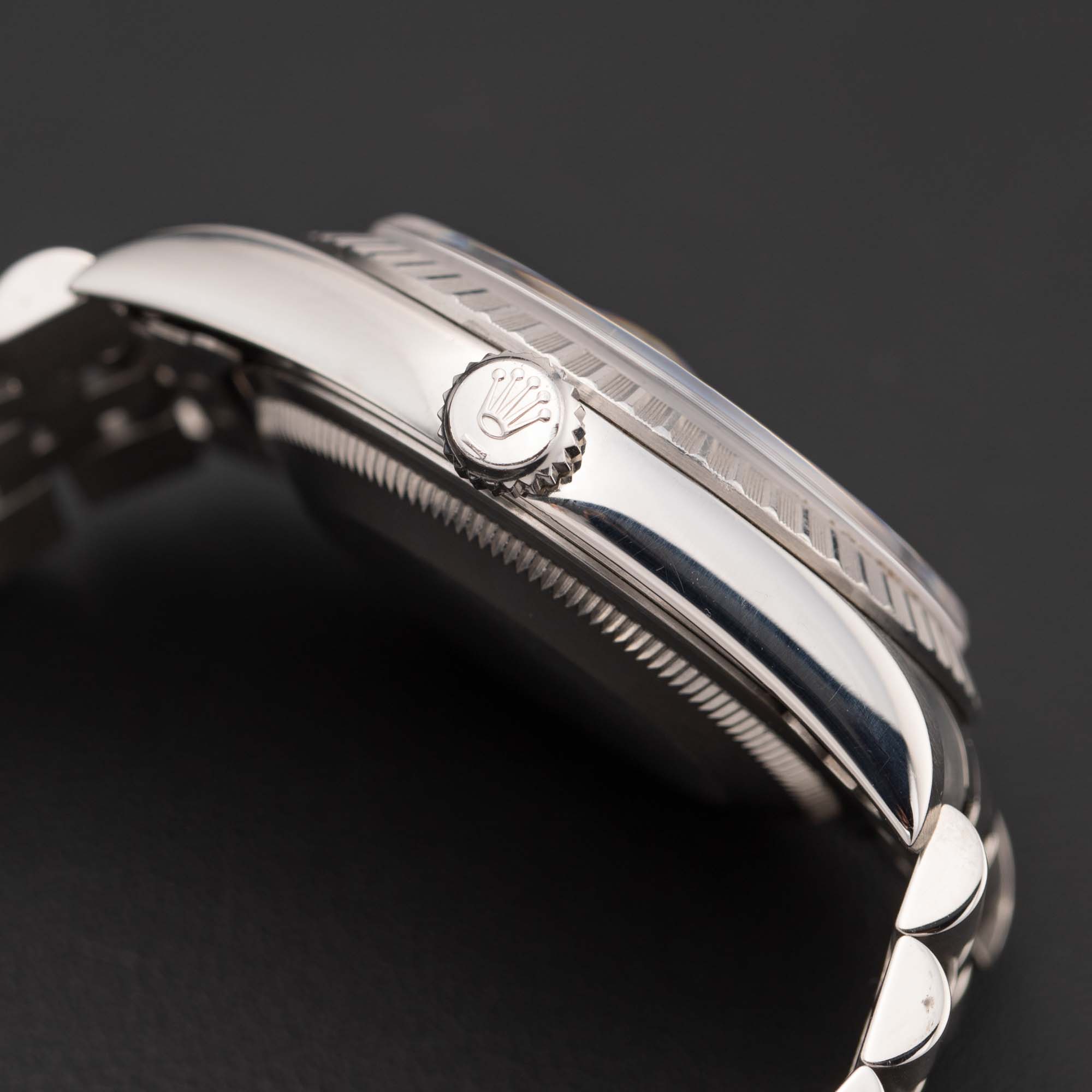 Rolex Datejust 16220 Engine-Turned Bezel Jubilee Watch 36mm Blue