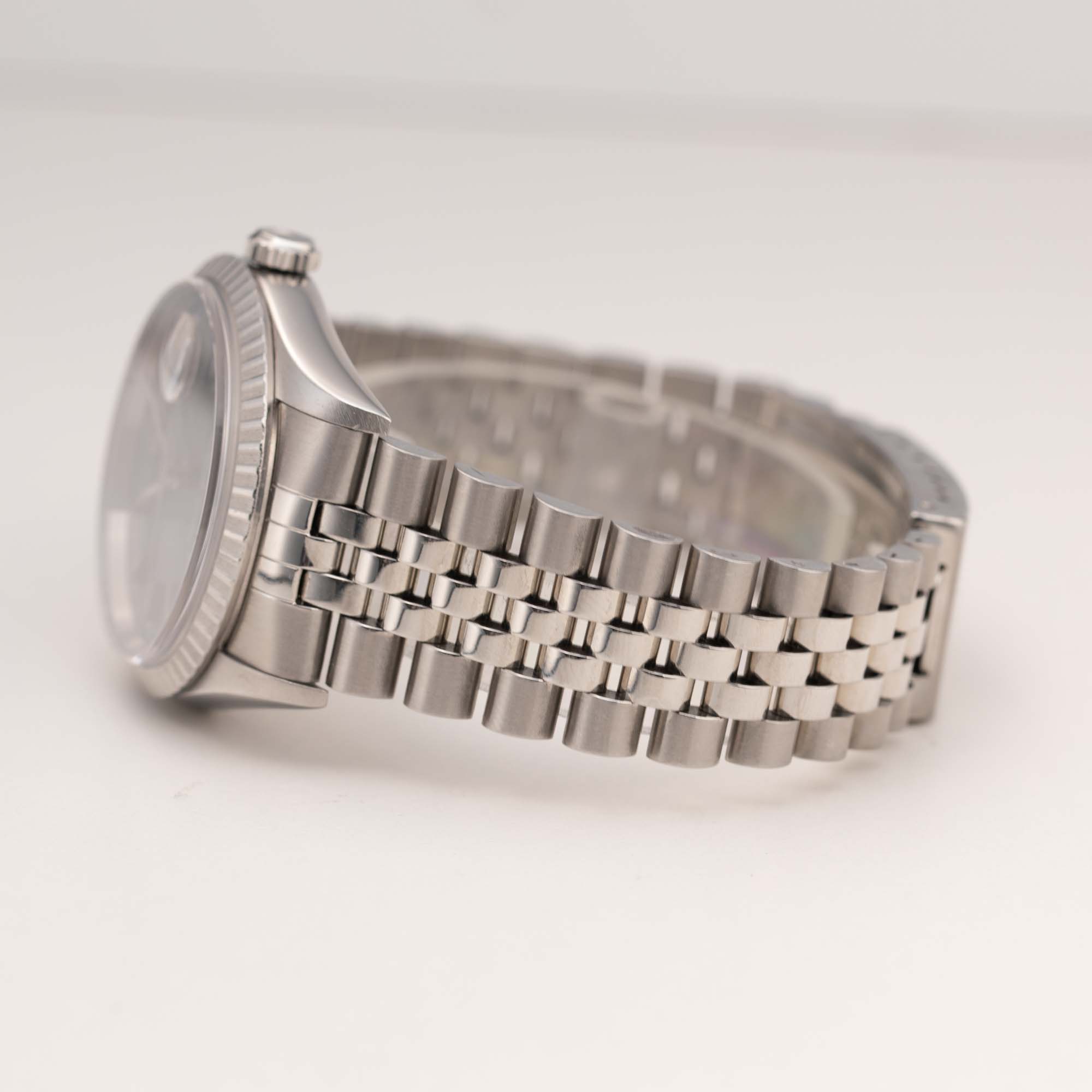 Rolex Datejust 16220 Engine-Turned Bezel Jubilee Watch 36mm Blue