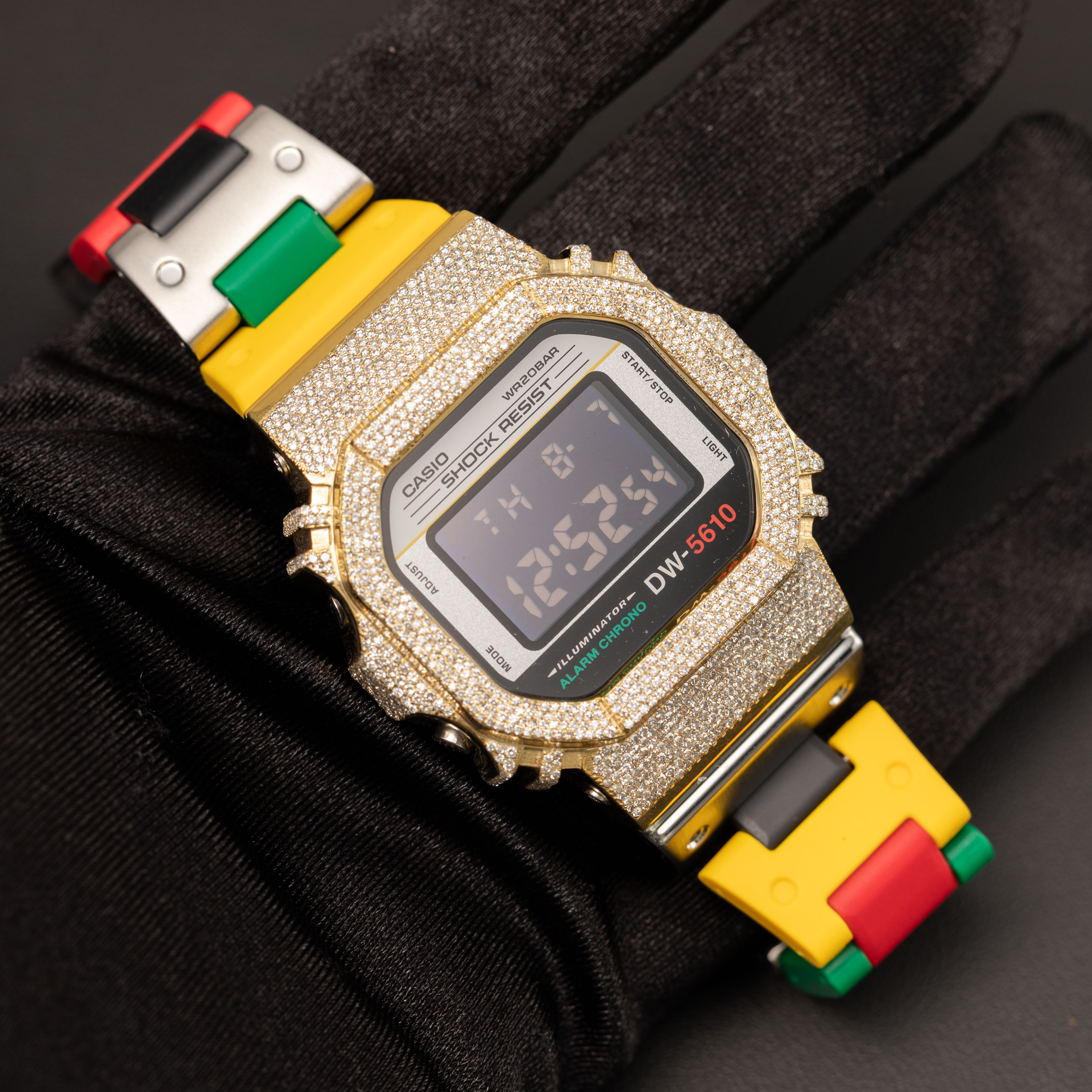G-SHOCK DW-5610MT 【新品】 G-Shock DW-5610MT-1 'Mixtape' music-themed watch has a