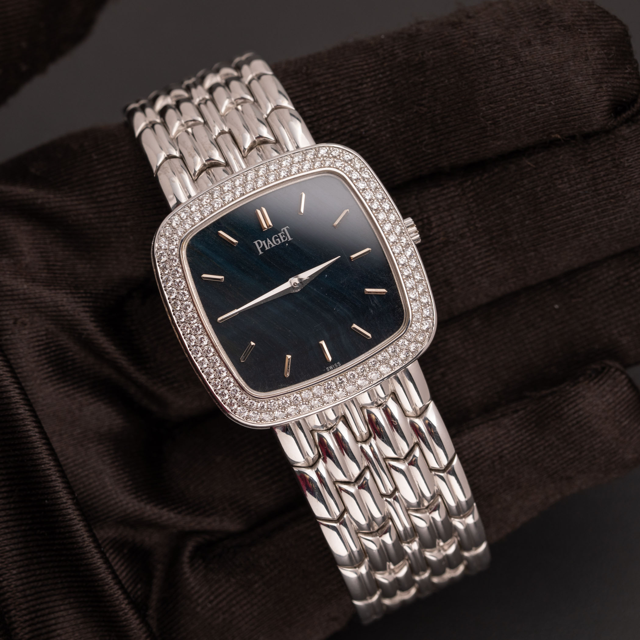PIAGET 750 希少品　ヴィンテージ腕時計ダイヤモンド Piaget Watch 18K Gold Diamond Bezel Hawk's Eye Dial Vintage 9929